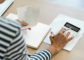 Οδηγός για υψηλότερη σύνταξη: Πρόωρη συνταξιοδότηση, μισθός και πλασματικά έτη 