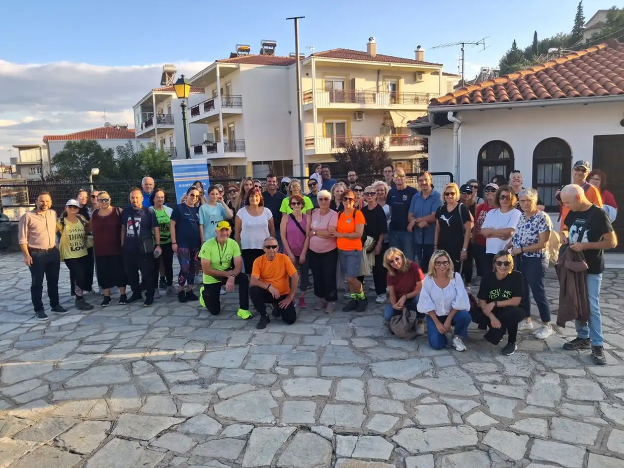 Πεζοπορία και πολυφωνικά τραγούδια... Πεζοπορία και πολυφωνικά τραγούδια…