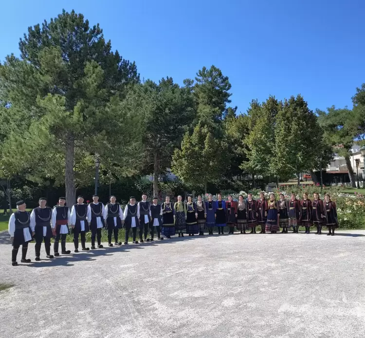 Πρώτη συνάντηση - Έναρξη μαθημάτων για το χορευτικό τμήμα του Συλλόγου Γρεβενιωτών Κοζάνης Πρώτη συνάντηση έναρξη μαθημάτων για το χορευτικό τμήμα του Συλλόγου Γρεβενιωτών Κοζάνης