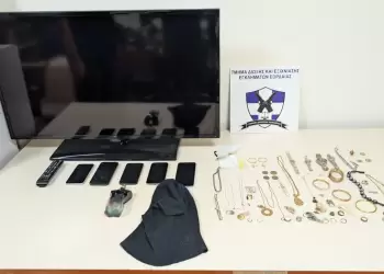 Συλλήψεις 4 ανηλίκων και 1 νεαρού για κλοπές στην Πτολεμαΐδα – Λεία 92.000 ευρώ