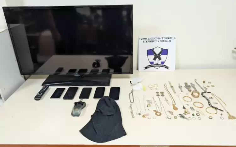 Συλλήψεις 4 ανηλίκων και 1 νεαρού για κλοπές στην Πτολεμαΐδα – Λεία 92.000 ευρώ