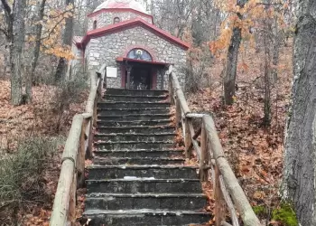 Θεία Λειτουργία στον ιερό τόπο του μαρτυρίου του Εθνομάρτυρα Μητροπολίτη Γρεβενών, Αιμιλιανού Λαζαρίδη