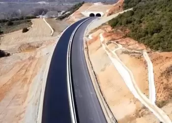 Την άνοιξη παραδίδεται πλήρως σε κυκλοφορία ο Ε65