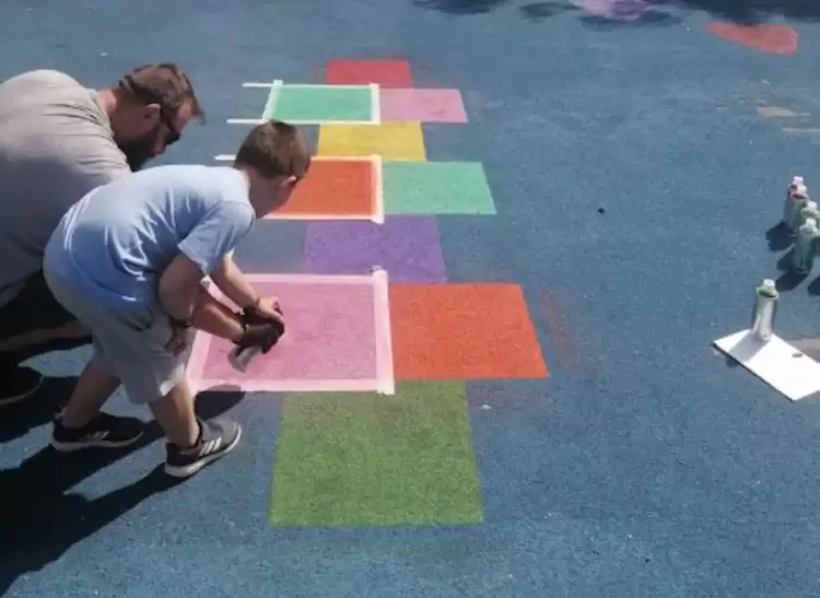 «Ζωγραφίζουμε μαζί τις αυλές των σχολείων μας» «Ζωγραφίζουμε μαζί τις αυλές των σχολείων μας»