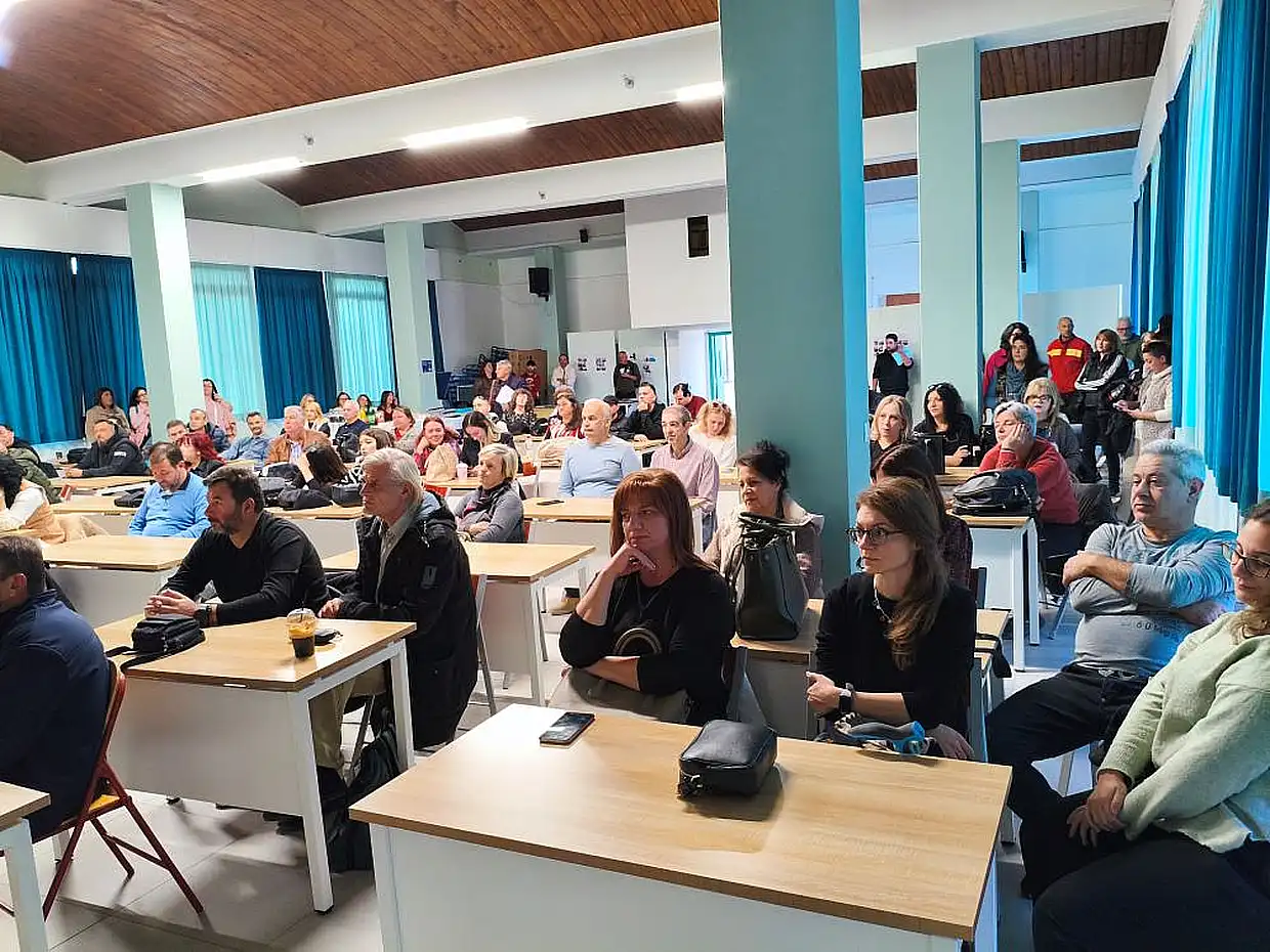 Erasmus Days στο 4ο Εσπερινό ΕΠΑΛ Κοζάνης — Παρουσίαση Erasmus+ Erasmus Days στο 4ο Εσπερινό ΕΠΑΛ Κοζάνης — Παρουσίαση Erasmus+