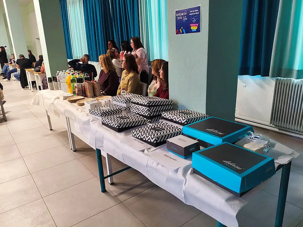Erasmus Days στο 4ο Εσπερινό ΕΠΑΛ Κοζάνης — Παρουσίαση Erasmus+ Erasmus Days στο 4ο Εσπερινό ΕΠΑΛ Κοζάνης — Παρουσίαση Erasmus+