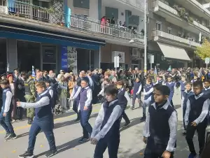 Κοζάνη: Με λαμπρότητα τιμήθηκε η ημέρα της ιστορικής μνήμης της 28ης Οκτωβρίου 1940 (βίντεο & εικόνες) Live η Παρέλαση της Κοζάνης: Η 28η Οκτωβρίου Γιορτάζεται με Λαμπρότητα