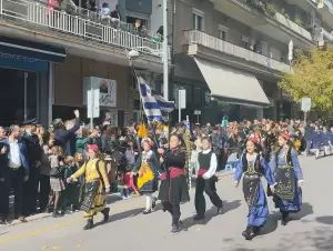 Κοζάνη: Με λαμπρότητα τιμήθηκε η ημέρα της ιστορικής μνήμης της 28ης Οκτωβρίου 1940 (βίντεο & εικόνες) Live η Παρέλαση της Κοζάνης: Η 28η Οκτωβρίου Γιορτάζεται με Λαμπρότητα
