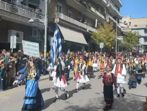 Κοζάνη: Με λαμπρότητα τιμήθηκε η ημέρα της ιστορικής μνήμης της 28ης Οκτωβρίου 1940 (βίντεο & εικόνες) Live η Παρέλαση της Κοζάνης: Η 28η Οκτωβρίου Γιορτάζεται με Λαμπρότητα