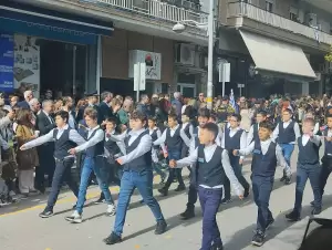 Κοζάνη: Με λαμπρότητα τιμήθηκε η ημέρα της ιστορικής μνήμης της 28ης Οκτωβρίου 1940 (βίντεο & εικόνες) Live η Παρέλαση της Κοζάνης: Η 28η Οκτωβρίου Γιορτάζεται με Λαμπρότητα