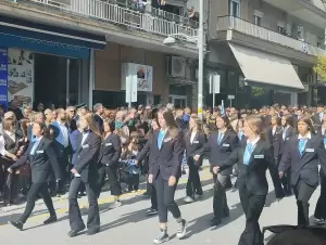 Κοζάνη: Με λαμπρότητα τιμήθηκε η ημέρα της ιστορικής μνήμης της 28ης Οκτωβρίου 1940 (βίντεο & εικόνες) Live η Παρέλαση της Κοζάνης: Η 28η Οκτωβρίου Γιορτάζεται με Λαμπρότητα
