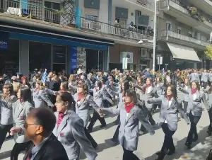 Κοζάνη: Με λαμπρότητα τιμήθηκε η ημέρα της ιστορικής μνήμης της 28ης Οκτωβρίου 1940 (βίντεο & εικόνες) Live η Παρέλαση της Κοζάνης: Η 28η Οκτωβρίου Γιορτάζεται με Λαμπρότητα