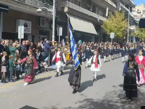Κοζάνη: Με λαμπρότητα τιμήθηκε η ημέρα της ιστορικής μνήμης της 28ης Οκτωβρίου 1940 (βίντεο & εικόνες) Live η Παρέλαση της Κοζάνης: Η 28η Οκτωβρίου Γιορτάζεται με Λαμπρότητα