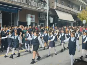 Κοζάνη: Με λαμπρότητα τιμήθηκε η ημέρα της ιστορικής μνήμης της 28ης Οκτωβρίου 1940 (βίντεο & εικόνες) Live η Παρέλαση της Κοζάνης: Η 28η Οκτωβρίου Γιορτάζεται με Λαμπρότητα