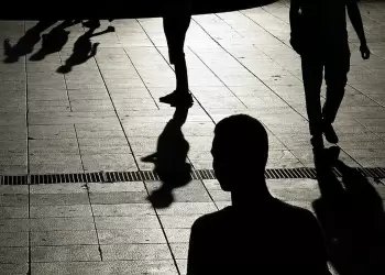 Η αγορά εργασίας κολλημένη Η αγορά εργασίας κολλημένη