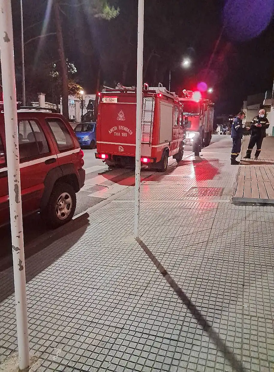 Αποφύγαμε τα χειρότερα….Καπνοί στη δημοτική βιβλιοθήκη Κοζάνης