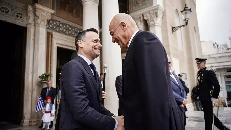 Δένδιας και Δούκας συμφώνησαν ότι διαφωνούν για τον Άγνωστο Στρατιώτη - Η συνέχεια στα... δικαστήρια Δένδιας και Δούκας συμφώνησαν ότι διαφωνούν για τον Άγνωστο Στρατιώτη – Η συνέχεια στα… δικαστήρια