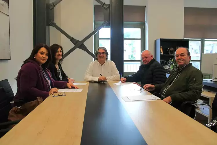 Ο Δήμος Σερβίων καλωσορίζει τρεις νέους υπαλλήλους