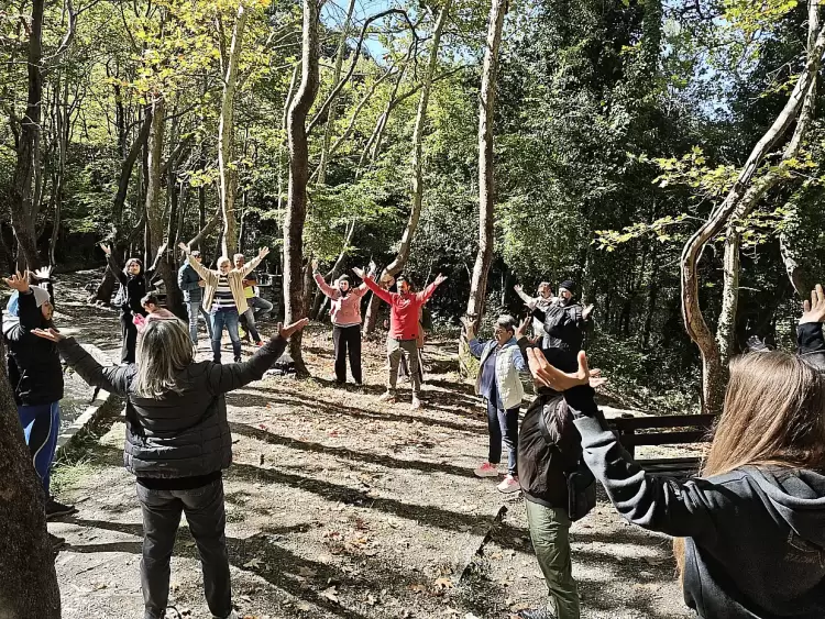 Επιτυχία Δράσης «Δάσος για Όλους»: Δασοθεραπεία & Πρόσβαση με Joëlette στο Βελβεντό