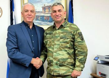 Εθιμοτυπική επίσκεψη του Διοικητή του Στρατοπέδου Παπαπέτρου στον Δήμαρχο Αμυνταίου