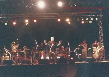 Φωταγωγημένος στον ουρανό ο Διονύσης Σαββόπουλος