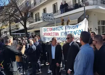 Κινητοποίηση αγροτών στην παρέλαση στα Γρεβενά