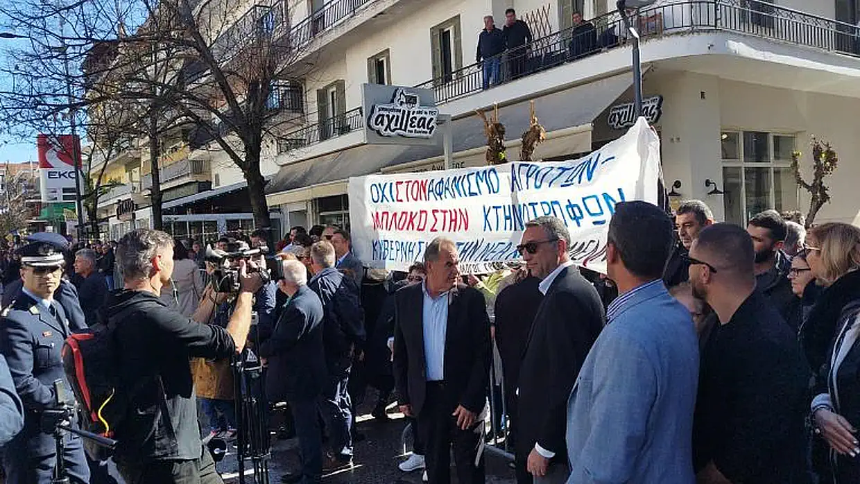 Κινητοποίηση αγροτών στην παρέλαση στα Γρεβενά