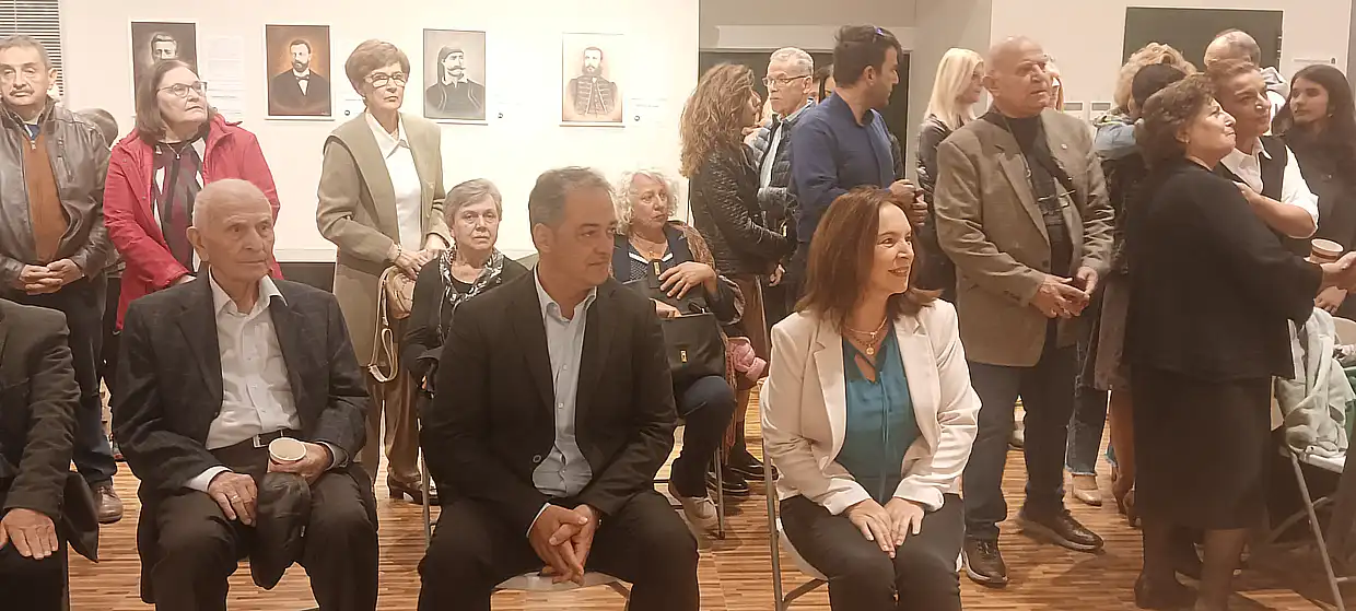 Κοζάνη: Εγκαίνια της έκθεσης "Πορτραίτα της πόλης"του Μιχάλη Καραπαναγιωτίδη (βίντεο & εικόνες) Κοζάνη: Εγκαίνια της έκθεσης “Πορτραίτα της πόλης”του Μιχάλη Καραπαναγιωτίδη