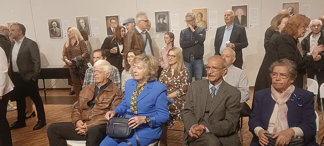 Κοζάνη: Εγκαίνια της έκθεσης "Πορτραίτα της πόλης"του Μιχάλη Καραπαναγιωτίδη (βίντεο & εικόνες) Κοζάνη: Εγκαίνια της έκθεσης “Πορτραίτα της πόλης”του Μιχάλη Καραπαναγιωτίδη