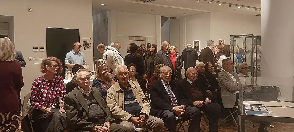 Κοζάνη: Εγκαίνια της έκθεσης "Πορτραίτα της πόλης"του Μιχάλη Καραπαναγιωτίδη (βίντεο & εικόνες) Κοζάνη: Εγκαίνια της έκθεσης “Πορτραίτα της πόλης”του Μιχάλη Καραπαναγιωτίδη