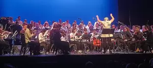 Κοζάνη: Συγκίνησε το μουσικό ταξίδι στο έργο του Μίκη Θεοδωράκη Κοζάνη: Συγκίνησε το μουσικό ταξίδι στο έργο του Μίκη Θεοδωράκη