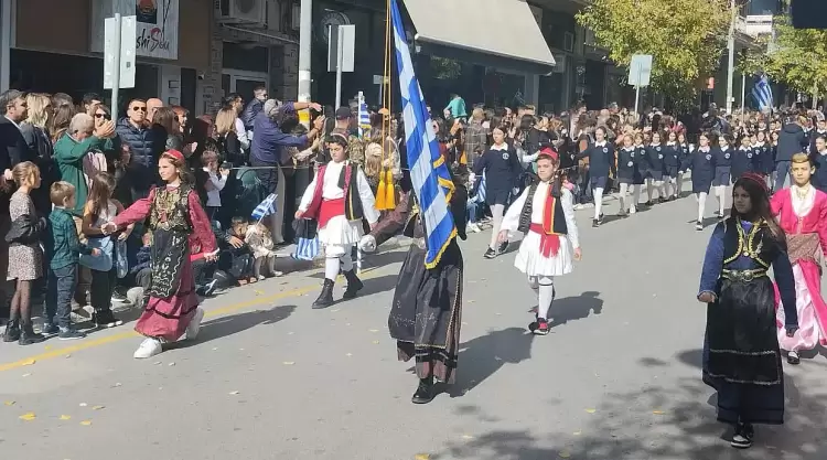 Κοζάνη: Με λαμπρότητα τιμήθηκε η ημέρα της ιστορικής μνήμης της 28ης Οκτωβρίου 1940 (βίντεο & εικόνες) Η Κοζάνη τίμησε το ΟΧΙ… – Η 28η Οκτωβρίου Γιορτάζεται με Λαμπρότητα (βίντεο & εικόνες)