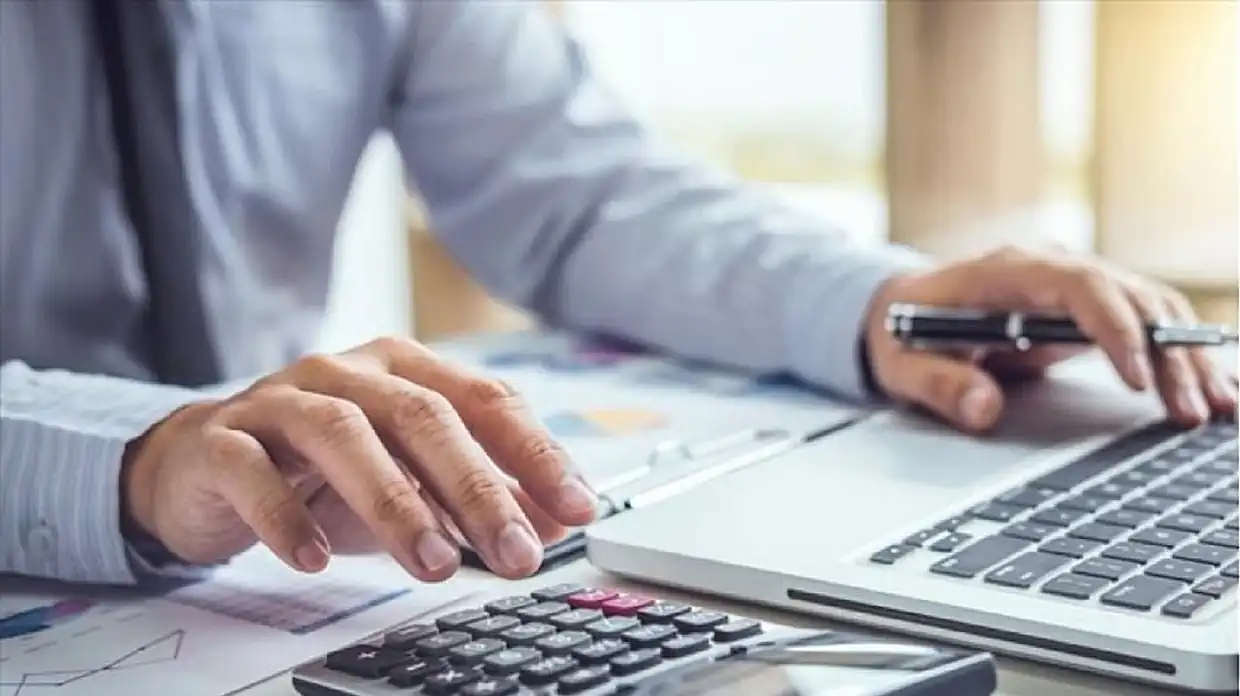 Οι απλήρωτοι φόροι στο 8μηνο έφτασαν τα €5,7 δισ. – Στα €111,62 δις. τα ληξιπρόθεσμα χρέη στην εφορία