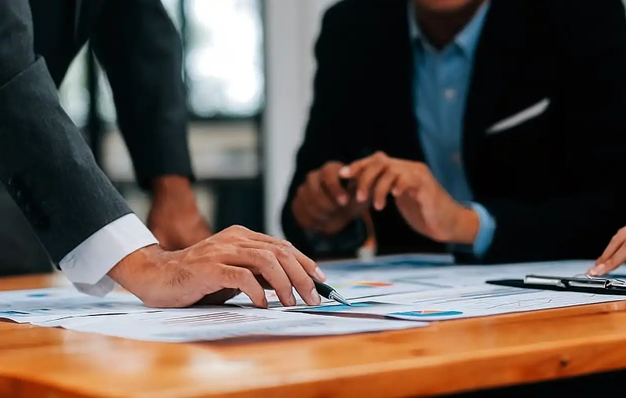 Οι μικρομεσαίες επιχειρήσεις κολλημένες στο «χθες» – Γιατί η ψηφιοποίηση αποτελεί μονόδρομο για την ανάπτυξη