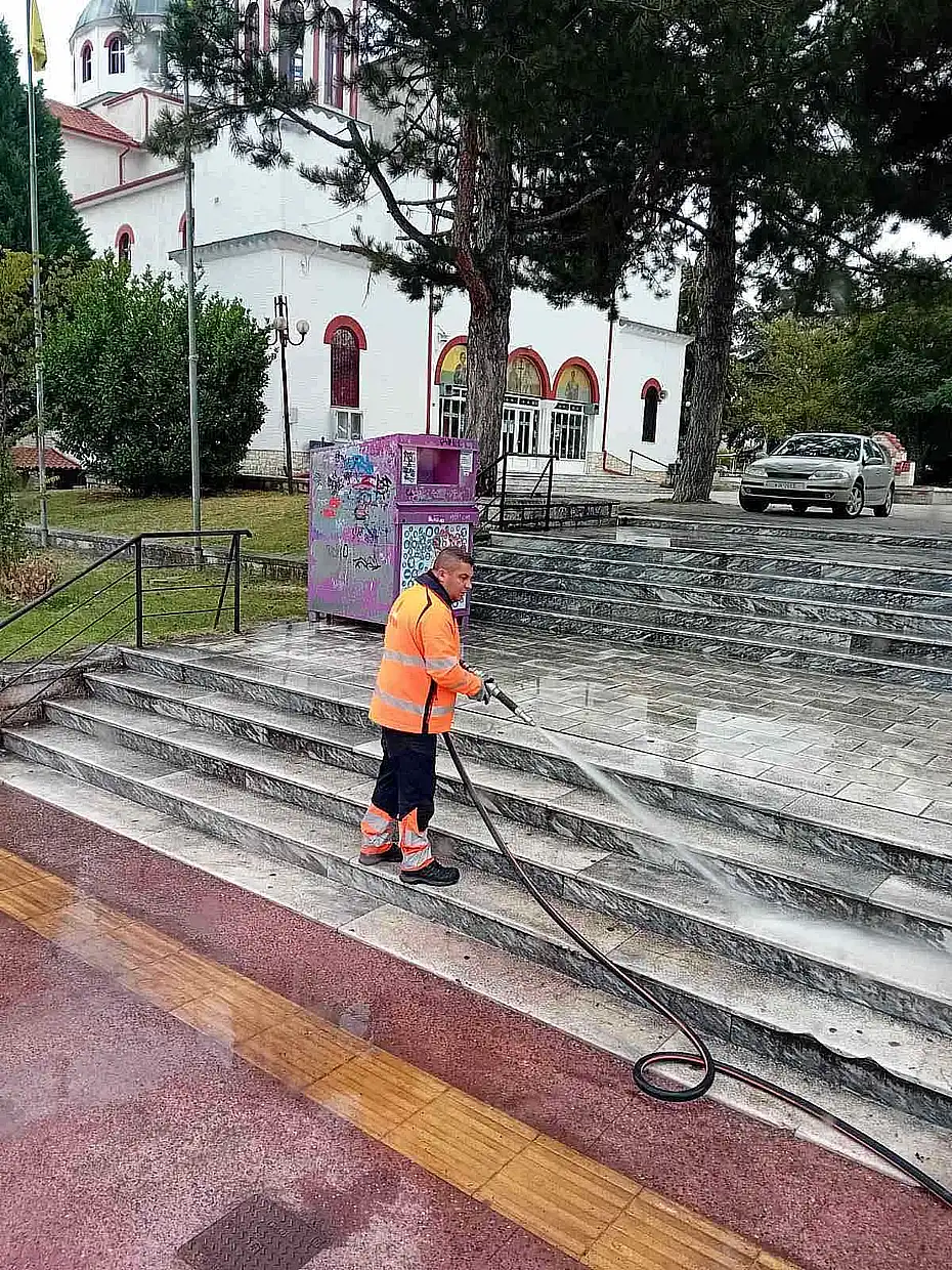 Πλύσεις οδοστρώματος σε κεντρικές οδούς του Αμυνταίου μετά την Εμποροπανήγυρη Πλύσεις οδοστρώματος σε κεντρικές οδούς του Αμυνταίου μετά την Εμποροπανήγυρη