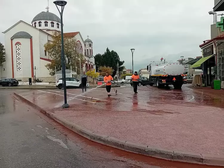 Πλύσεις οδοστρώματος σε κεντρικές οδούς του Αμυνταίου μετά την Εμποροπανήγυρη Πλύσεις οδοστρώματος σε κεντρικές οδούς του Αμυνταίου μετά την Εμποροπανήγυρη
