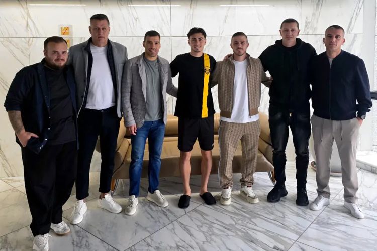 Ποδόσφαιρο σημαίνει αλληλεγγύη! Ποδόσφαιρο σημαίνει αλληλεγγύη!