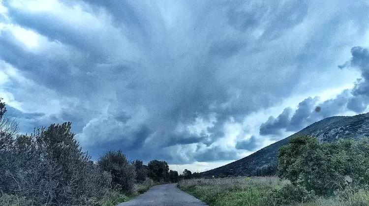 Πώς θα είναι ο καιρός σε Κοζάνη και Δυτική Μακεδονία σήμερα Παρασκευή, 03 Οκτωβρίου 2025: Συννεφιά και τοπικές βροχές