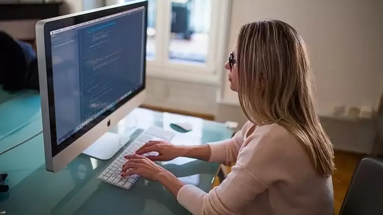 Ψηφιακοί νομάδες στην Ελλάδα – Που ζουν, πως δουλεύουν, τι αλλάζει