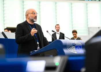 Ο Σάκης Αρναούτογλου ζητά από την Κομισιόν ξεκάθαρη ενημέρωση για τη φέτα και τον εμβολιασμό των αιγοπροβάτων