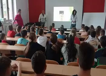 Η Στέλλα Τζικανούλα στην Αιανή Η Στέλλα Τζικανούλα στην Αιανή