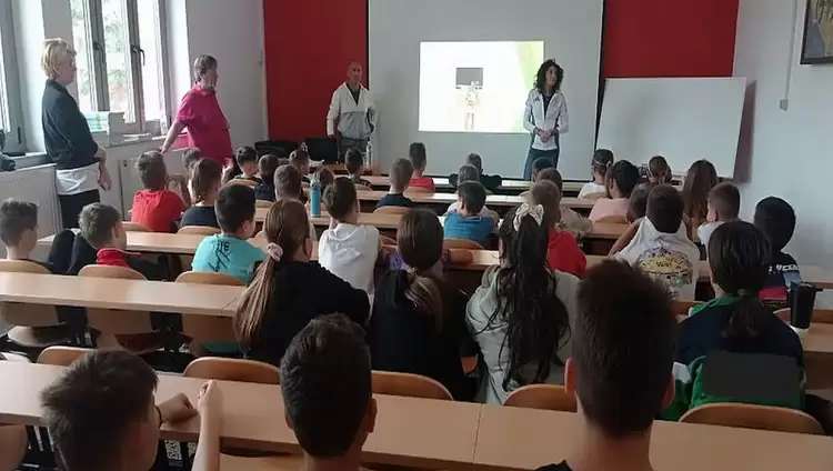 Η Στέλλα Τζικανούλα στην Αιανή