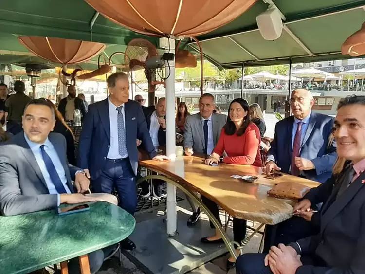 Συνάντηση Ε.Κ.Ν.Κ & ΓΕΝΟΠ με την Υπουργό κ. Κεραμέως και τον Διοικητή του e-ΕΦΚΑ κ. Βαρβέρη Συνάντηση Ε.Κ.Ν.Κ & ΓΕΝΟΠ με την Υπουργό κ. Κεραμέως και τον Διοικητή του e ΕΦΚΑ κ. Βαρβέρη