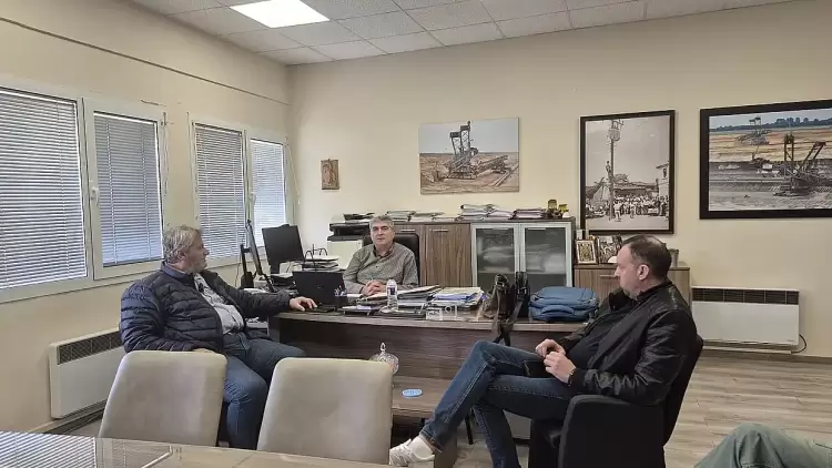 Σπάρτακος: Συνάντηση με τον Διευθυντή του Ορυχείου Νοτίου Πεδίου Συνάντηση ΣΠΑΡΤΑΚΟΥ με τον Διευθυντή του Ορυχείου Νοτίου Πεδίου