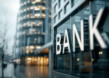 Τα επιχειρηματικά χαρτοφυλάκιά τους «σκανάρουν» οι τράπεζες