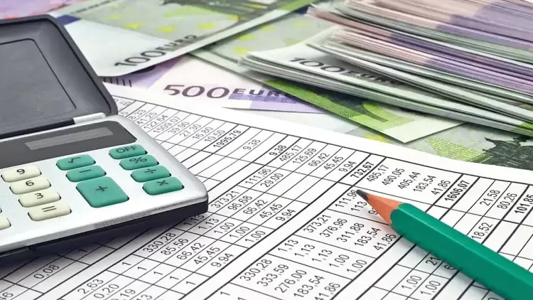 Τι αλλάζει στα τεκμήρια για ελεύθερους επαγγελματίες Τι αλλάζει στα τεκμήρια για ελεύθερους επαγγελματίες