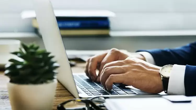 Τρία προγράμματα για 40.000 θέσεις εργασίας Τρία προγράμματα για 40.000 θέσεις εργασίας