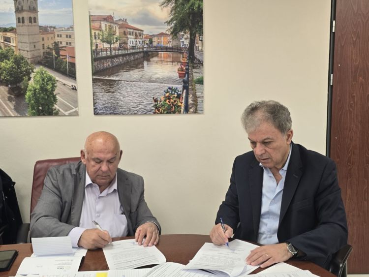 Υπογραφή σύμβασης για την συντήρηση του πολιτιστικού κέντρου στα Αηδόνια Γρεβενών Υπογραφή σύμβασης για την συντήρηση του πολιτιστικού κέντρου στα Αηδόνια Γρεβενών