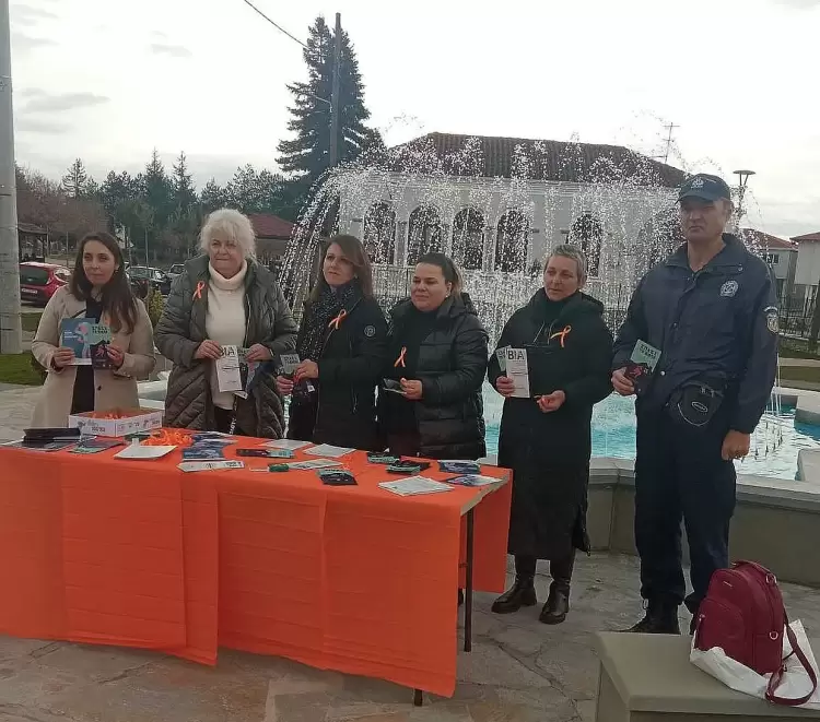 Κοζάνη–Καστοριά: Δράσεις ενημέρωσης για τη βία κατά των γυναικών από την ΕΛ.ΑΣ. Κοζάνη–Καστοριά: Δράσεις ενημέρωσης για τη βία κατά των γυναικών από την ΕΛ.ΑΣ.