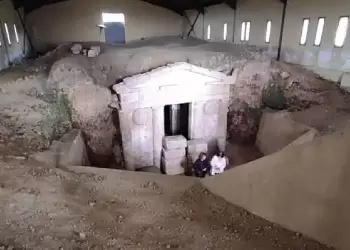 Kλείνει ο Μακεδονικός Τάφος της Σπηλιάς λόγω λήξης της σύμβασης του μοναδικού φύλακα